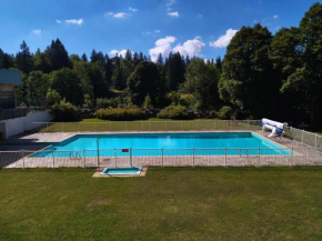 Studio Le Lacuzon avec piscine extérieure et tennis Les Rousses